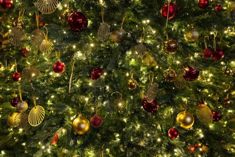 From Concept to Production – How Custom Christmas Baubles Are Made in Poland